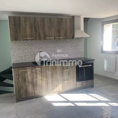 Location Maison 2 pièces 60m² CHATEAUNEUF DE GADAGNE 84470 - Photo 1