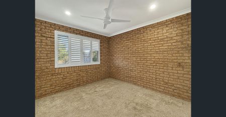 Private 2-Bedroom Unit with Balcony, Secure Parking & Exclusive Access in Banksia Beach - Photo 3