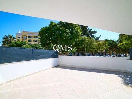 3 room luxury Flat for rent in Faro, Portugal - Photo 2