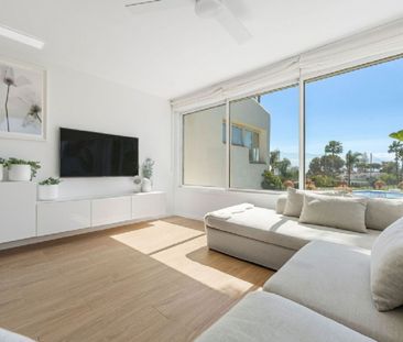 2 Bedroom Apartment For Rent in Nueva Andalucía, Málaga - Photo 2