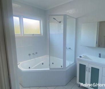 Central House - Private Setting! - Photo 5