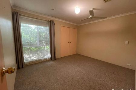 3x1 Australind close to schools - Photo 2