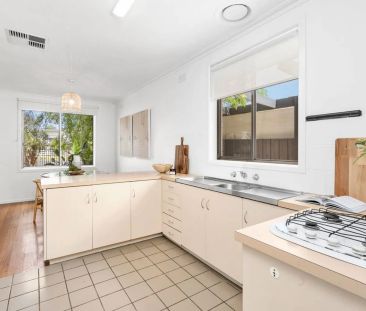 Gorgeous 3 Bedroom Home with Separate Home Office - Photo 2