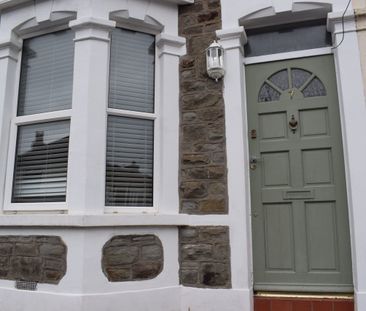 Modern Home with Large Social Lounge - Photo 2