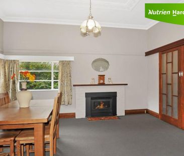 BEAUTIFUL FAMILY HOME WITH ALL THE HARD WORK DONE! - Photo 2