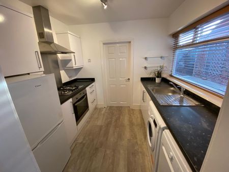 2 bedroom ground floor flat to rent - Photo 5