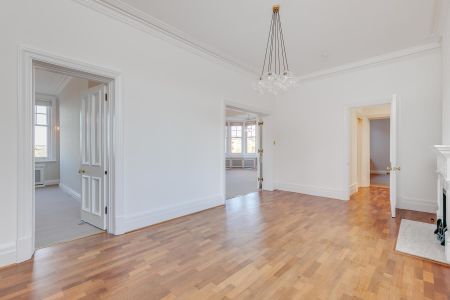 York House, York House Place, London W8 - Photo 2