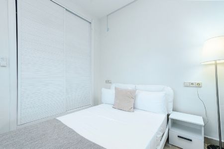 4 Bedroom Apartment For Rent in The Golden Mile, Málaga - Photo 2