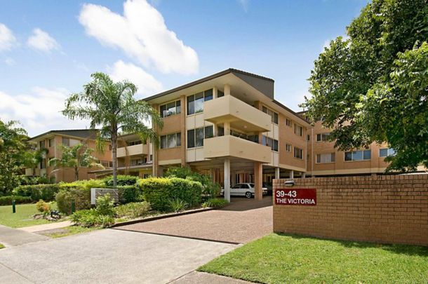 Location, Convenience, Lifestyle! - Photo 1