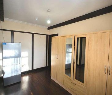 Ridding Lane, Greenford, UB6 - Photo 2