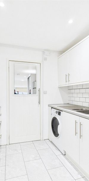 Owlsmoor Road, Sandhurst Owlsmoor Road, Sandhurst - Photo 2