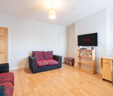 4 bedroom terraced house to rent - Photo 4