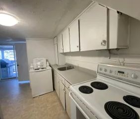 1 room apartment of 60m² in Gatineau - Photo 2
