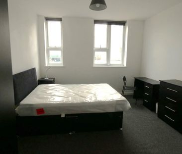 1 bedroom in a flat share to rent - Photo 1