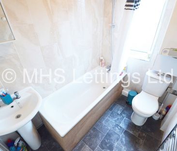 2 Bedroom Mid Terraced House for rent in Park View Avenue - Photo 5