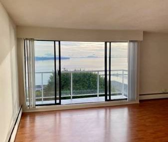 White Rock Ocean View Spacious 750sqft 1 Bedroom Corner Unit Apartment - Photo 1