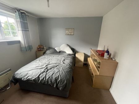 27 Coniston House Spinner Croft, S40 - Photo 3
