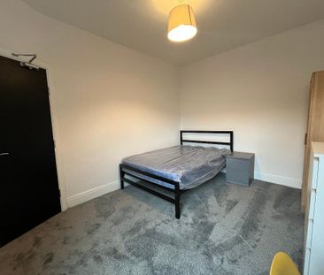 4 bedroom terraced house to rent - Photo 4