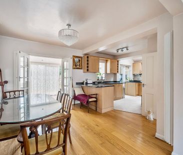 4 bedroom semi-detached house to rent - Photo 2