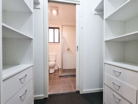 Bright Home - Photo 5