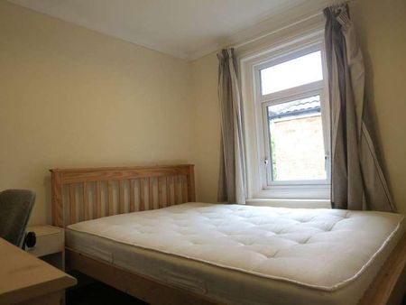 Bedroom Detached House In Winton, BH9 - Photo 5
