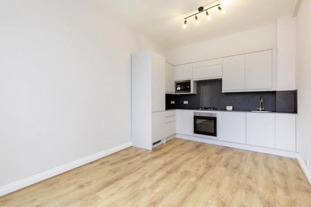 Newly refurbished wood floors zone one location mins to tube & shops - Photo 4