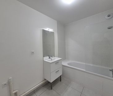 Location Appartement 3 pièces 61m² VILLENEUVE D ASCQ 59650 - Photo 4