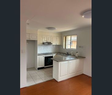 Cozy Two Bedroom Apartment Available For Lease - Photo 6