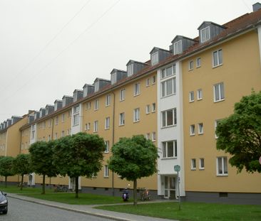 Helle 1,5-Zimmer-Wohnung im Dachgeschoss - Foto 1