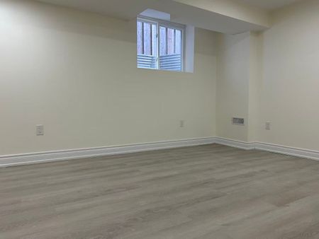 For Lease - 2238 Gladacres Lane, Oakville, Ontario - Photo 2