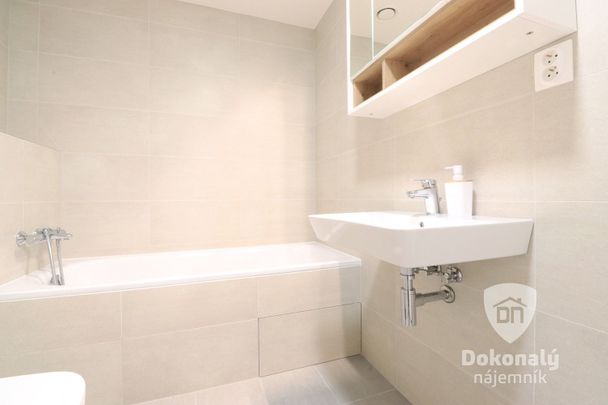 Pronájem bytu 1+kk 40 m² - Photo 1