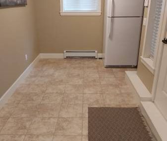 Spacious 1 Bedroom Unit - Photo 4