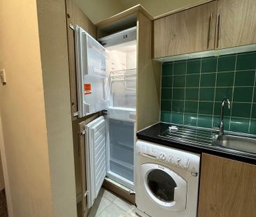 3 bedroom apartment to rent - Photo 6