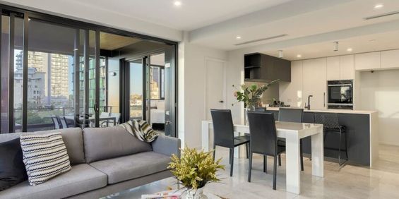 "Stunning Apartment for Rent in Picturesque Kangaroo Point - Luxury Living at Its Finest!" - Photo 3
