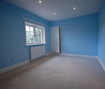 4 bedroom detached house to rent - Photo 1