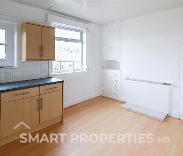 3 bedroom end of terrace house to rent - Photo 6