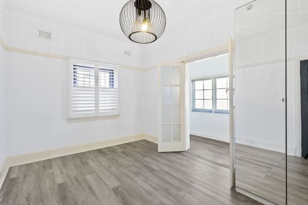 Stunning Ground Floor Art Deco Unit - Photo 1