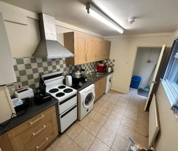 Flat 1, 2 Canterbury Street, Belfast, BT7 1LB - Photo 3