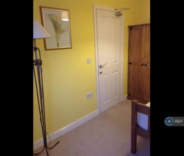 1 bedroom in a house share to rent - Photo 3