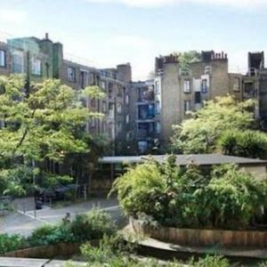 1 bedroom in a flat share to rent - Photo 3