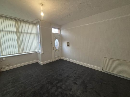 Price £950 pcm - Available Now - Unfurnished - Photo 1