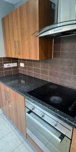 Annex, Northfield Road, TW5 - Photo 3