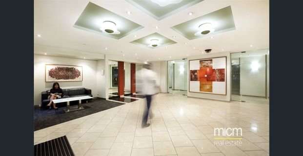 Southbank Condos: Spacious One Bedroom Apartment! - Photo 1