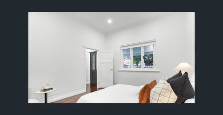 CHARMING CHARACTER HOME - Photo 3