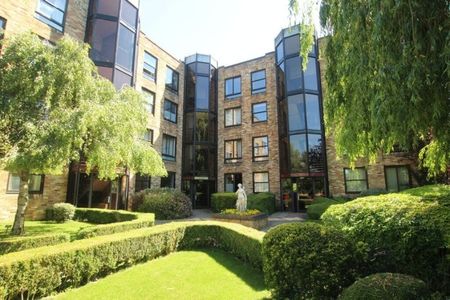 Manhattan Drive, Cambridge £1,050 pcm ⓘ The monthly or weekly payment required by the landlord. Read our glossary page , 1 bedroom, apartment, to let * Tenant info - Photo 3