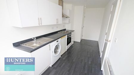 1 bedroom Flat To Let - Photo 2