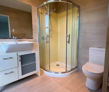 Welcome Home! Spacious & Stylish Family Living... - Photo 5