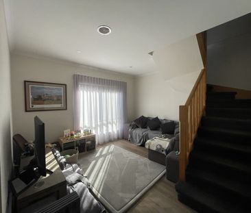 CONVENIENTLY LOCATED & LOW MAINTENANCE - Photo 1