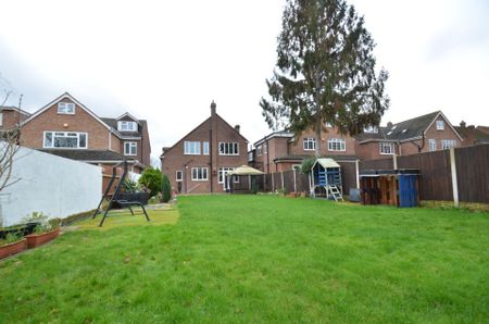 4 bedroom Detached house to rent - Photo 4