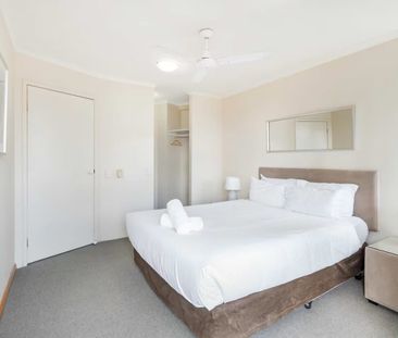 160/10 Alexandra Avenue, Mermaid Beach QLD 4218 - Apartment For Ren... - Photo 5